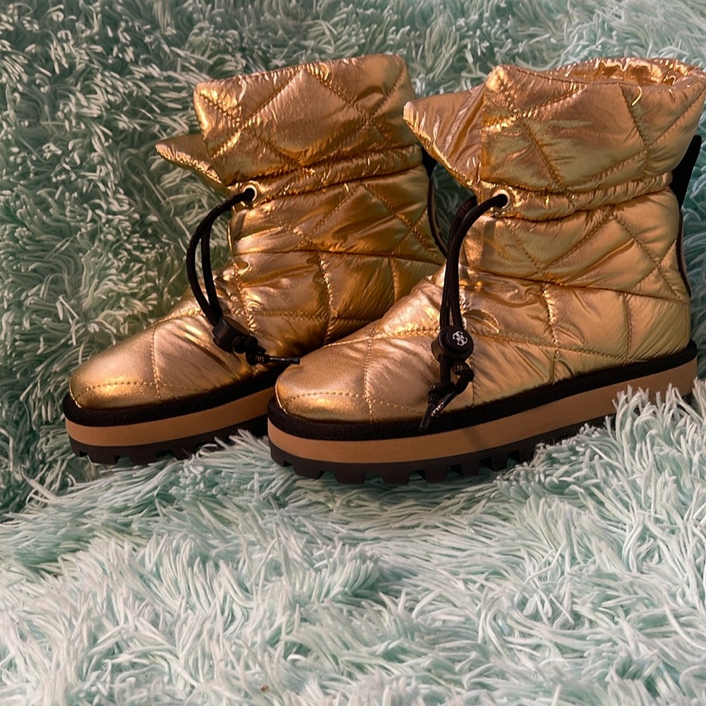 Guess winter Shoes NEW